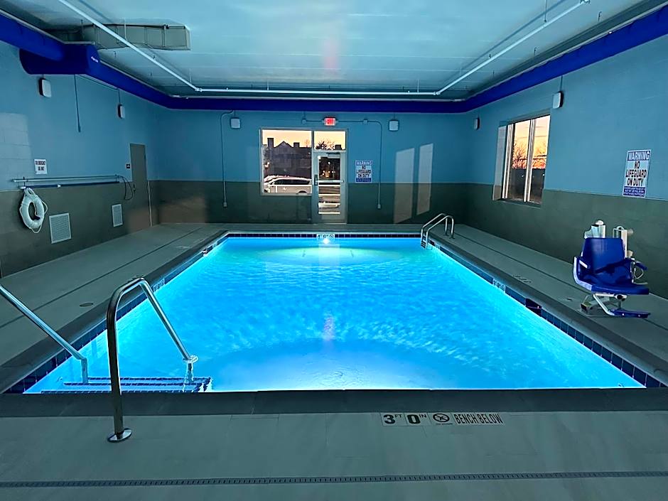 Holiday Inn Express & Suites Eden Prairie  Minneapolis By IHG