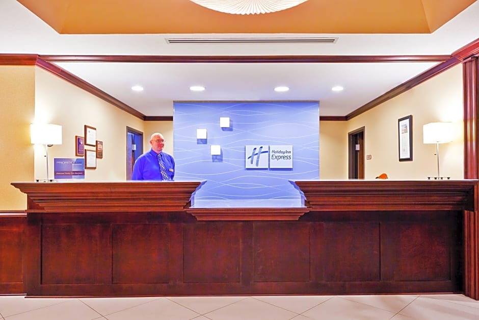 Holiday Inn Express Hotel & Suites-Magee By IHG