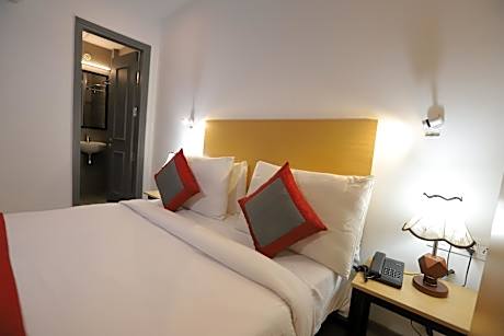 Qotel Comfort IP Residency East Delhi Preet Vihar