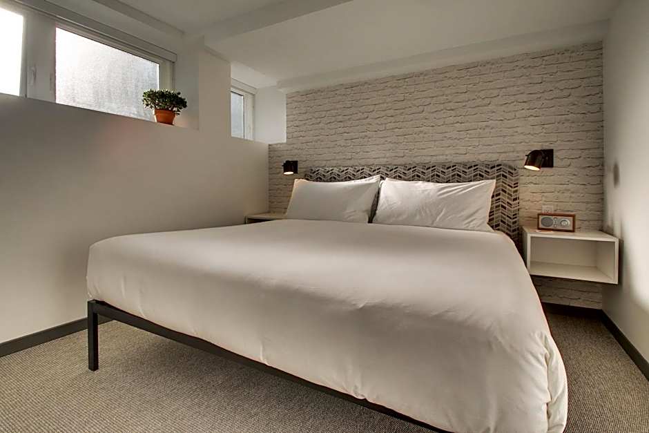 Photo 1 of 4 of Buzz 1 King Bed, Basement