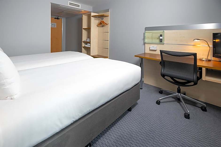 Holiday Inn Express Swindon City Centre By IHG