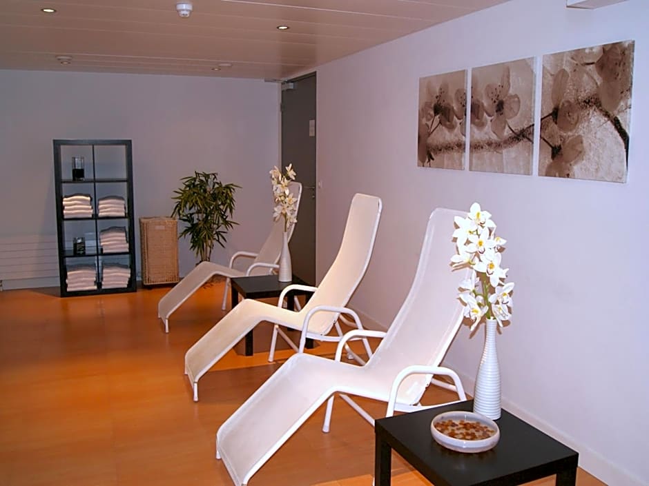 Airport Hotel Basel - Convenient & Friendly