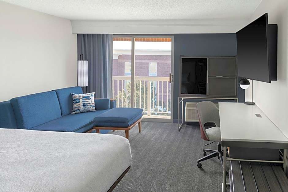 Courtyard by Marriott Cleveland Airport South