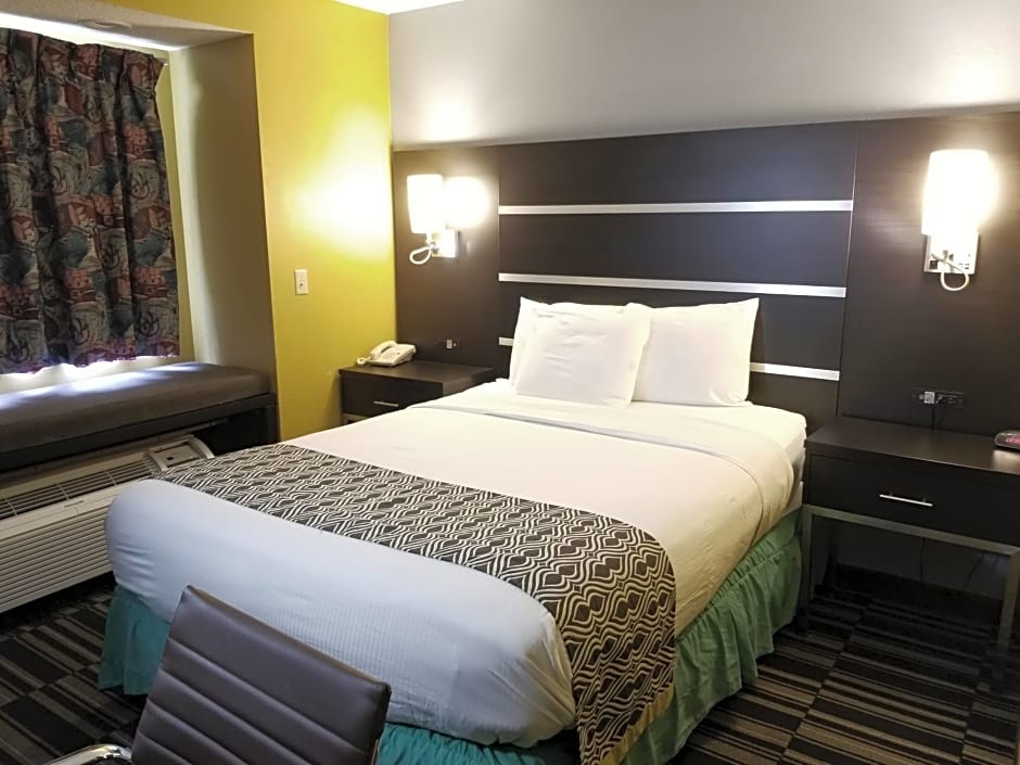 Microtel Inn & Suites By Wyndham Riverside