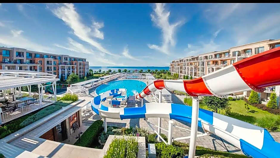 Premier Fort Beach 4