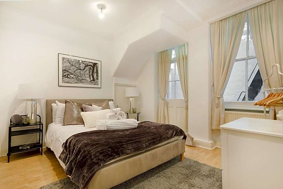Spacious 1 bed Sloane Square
