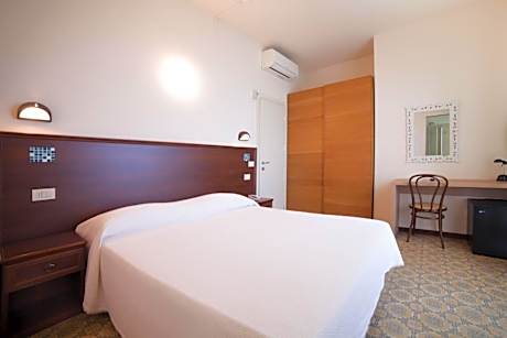 Double Room with Balcony and Sea View