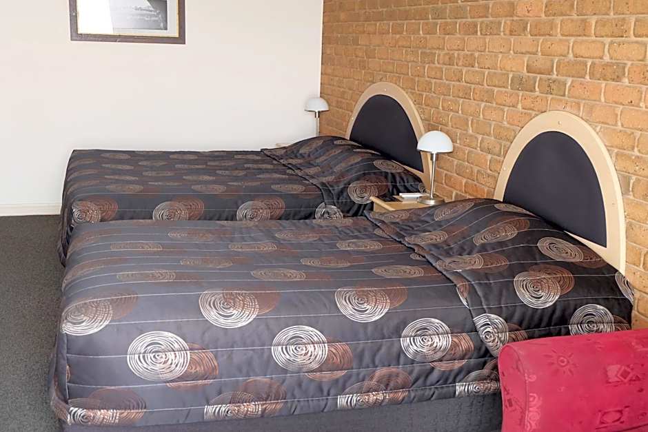 Charles sturt motor inn