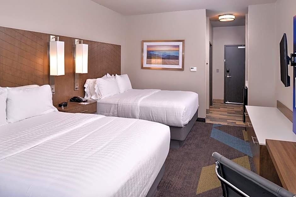 Holiday Inn Express & Suites Bryant West By IHG