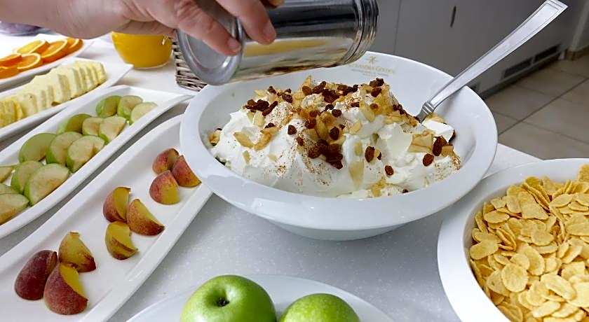 Alexandra Elegance Bridging Generations