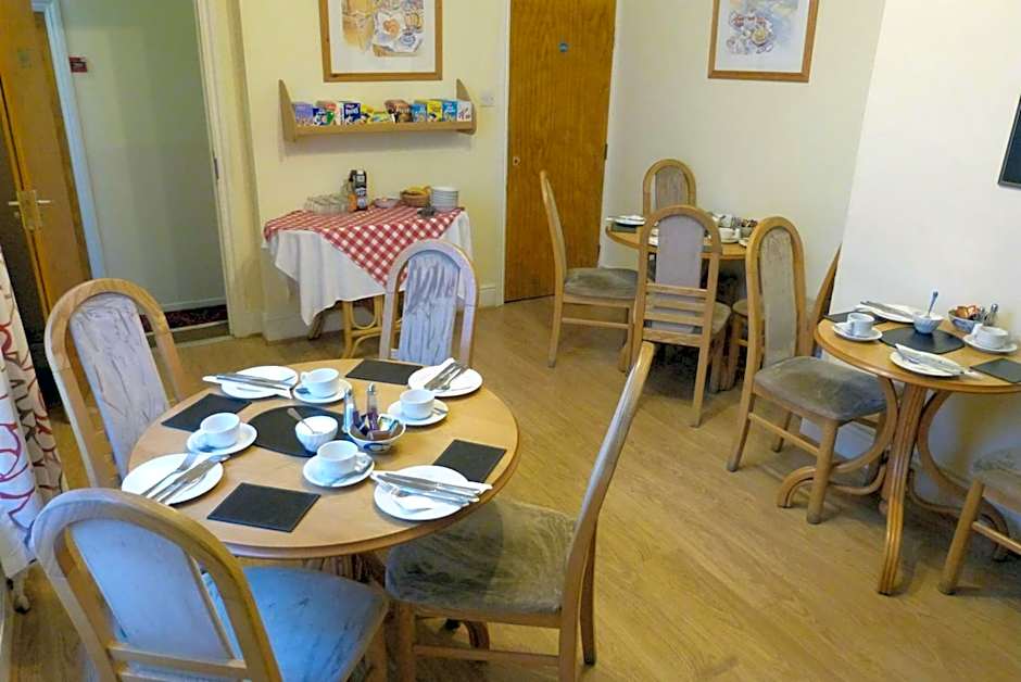 Hurst Dene Aparthotel