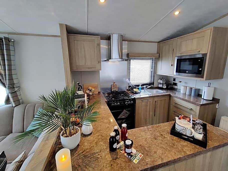 Forest Getaway, sleeps 6 at Bashley, leisure PASS included