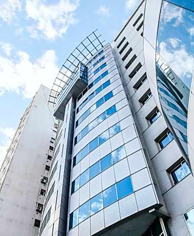 Plaza Real Suites Hotel