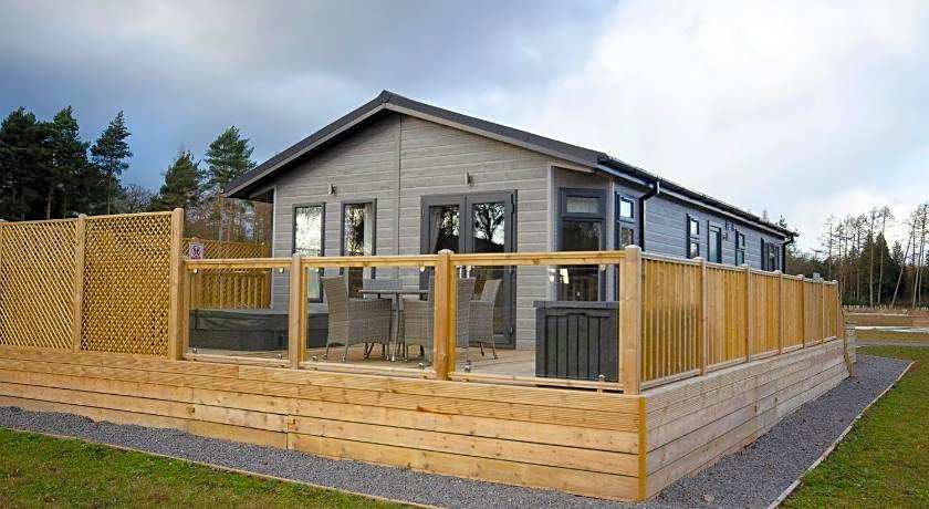 Hollicarrs - Bumblebee Lodge