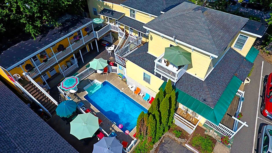 Beach Motel and Suites