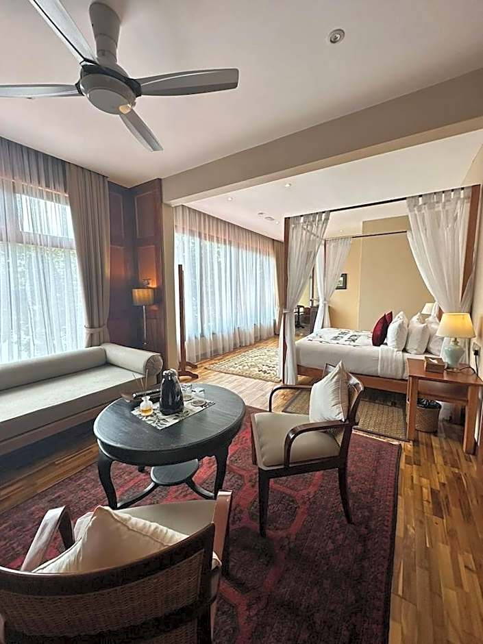 Ambong Pool Villas - Private Pool