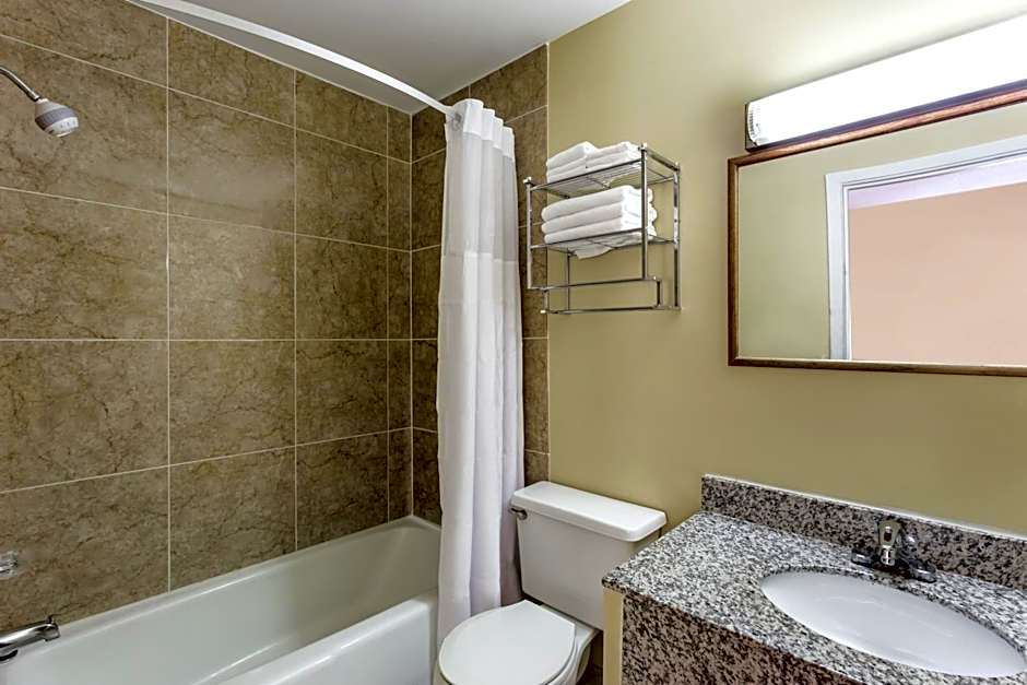 Days Inn by Wyndham Plymouth