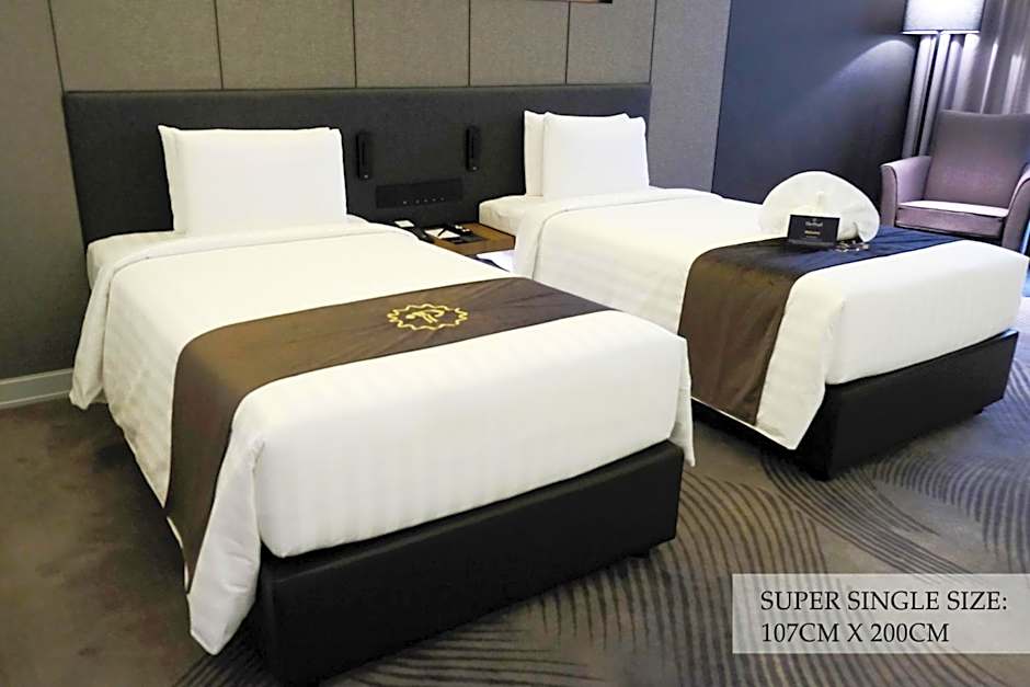 Photo 1 of 5 of Executive 2 Beds