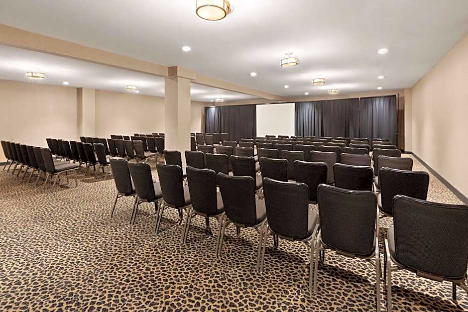 Wyndham Garden Norfolk Downtown