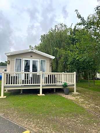 23 larch view luxury caravan tattershall lakes