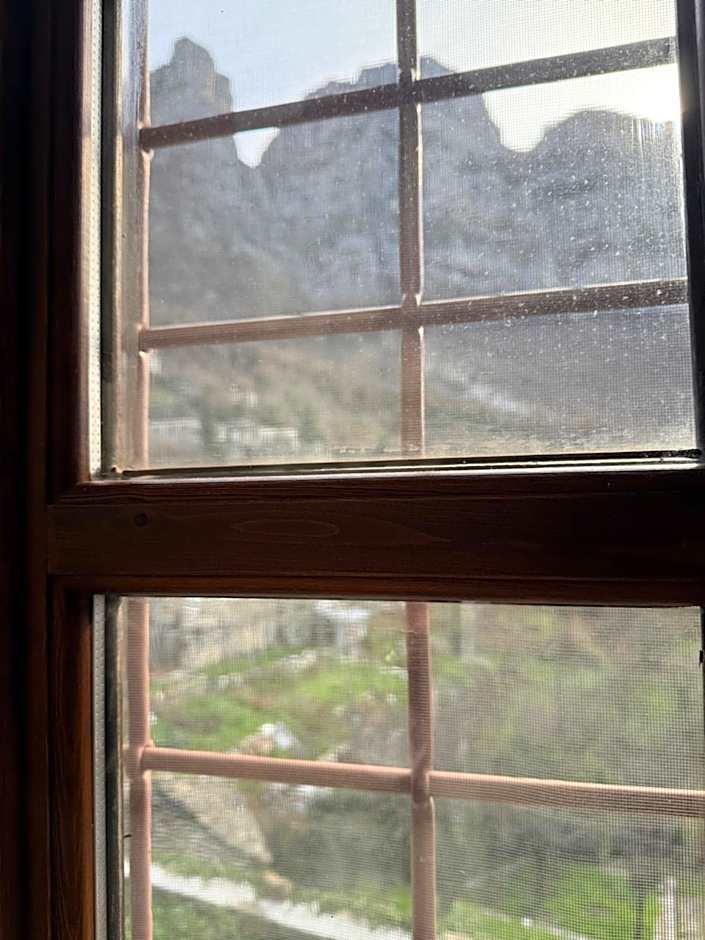 Ikojenia Traditional Lodge