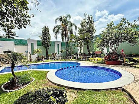 Aurea Hotel and Suites