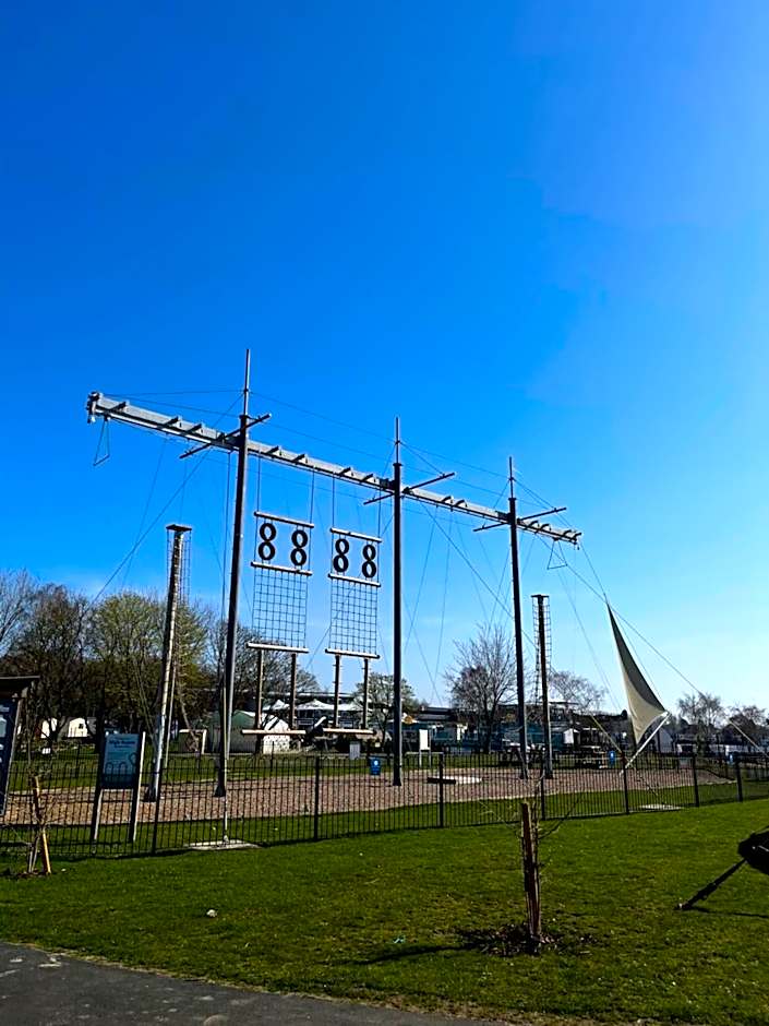 Holiday Home Breaks At Tattershall Lakes