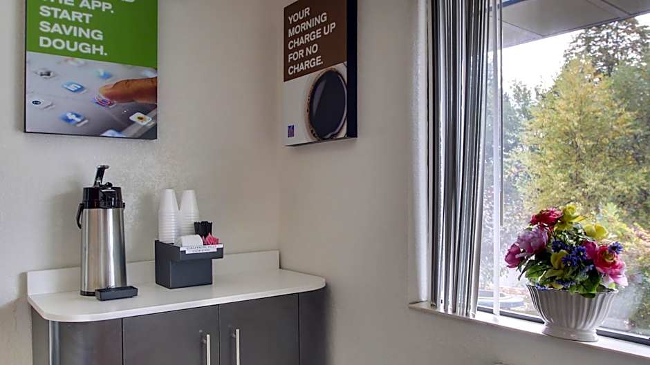 Motel 6-Des Moines, IA - North