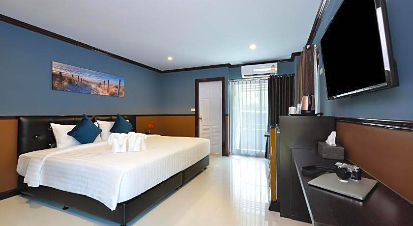 The Breton Hotel (Media)