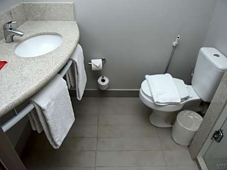 Standard Double Room (2 Adults + 1 Child)