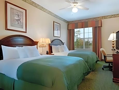 Queen Suite with Two Queen Beds and Fireplace