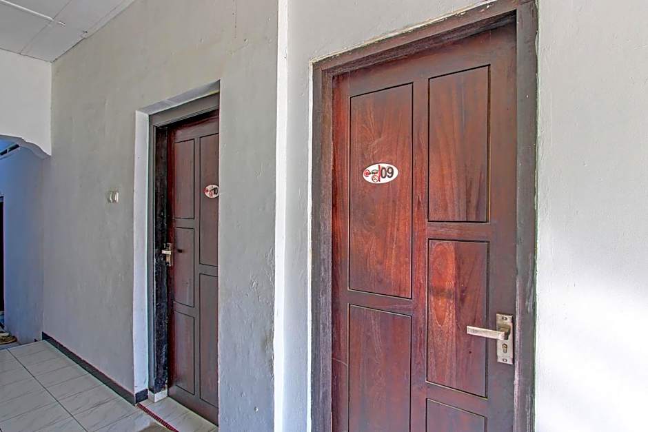 SPOT ON 91521 Mayong Guesthouse