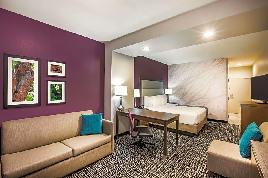 La Quinta Inn & Suites by Wyndham McAllen La Plaza Mall