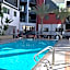Luxury Designed 2 Bedrooms Part Hotel in Woodland Hills CA