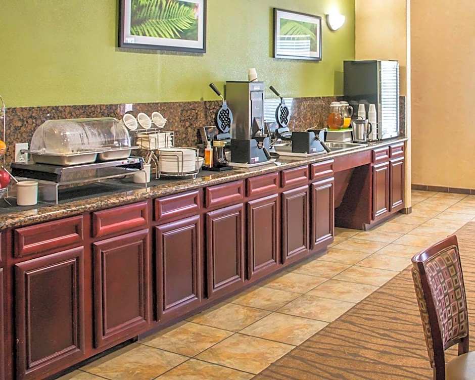 Sleep Inn And Suites At Six Flags