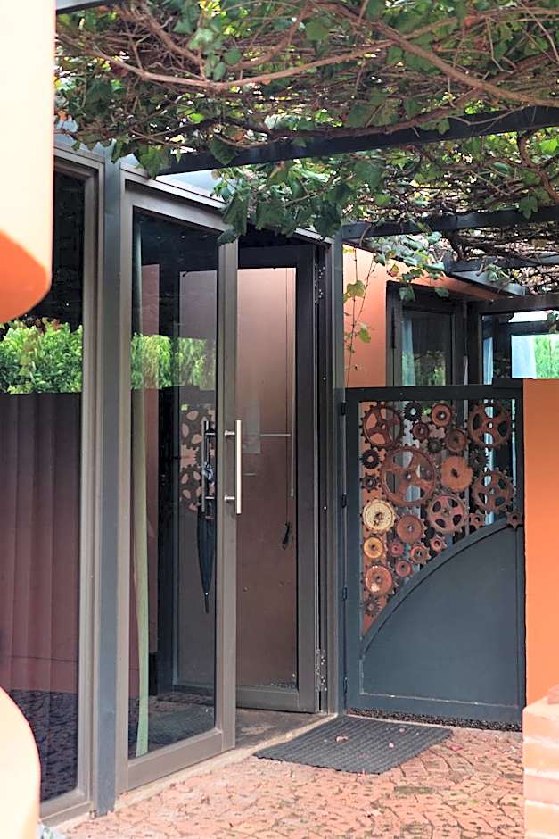 Liedjiesbos Urban Olive Farm Accommodation