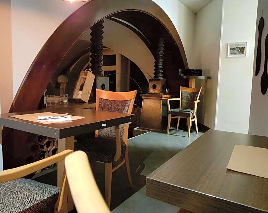 Savoy Hotel & Restaurant