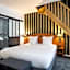 Aris Grand Place Hotel