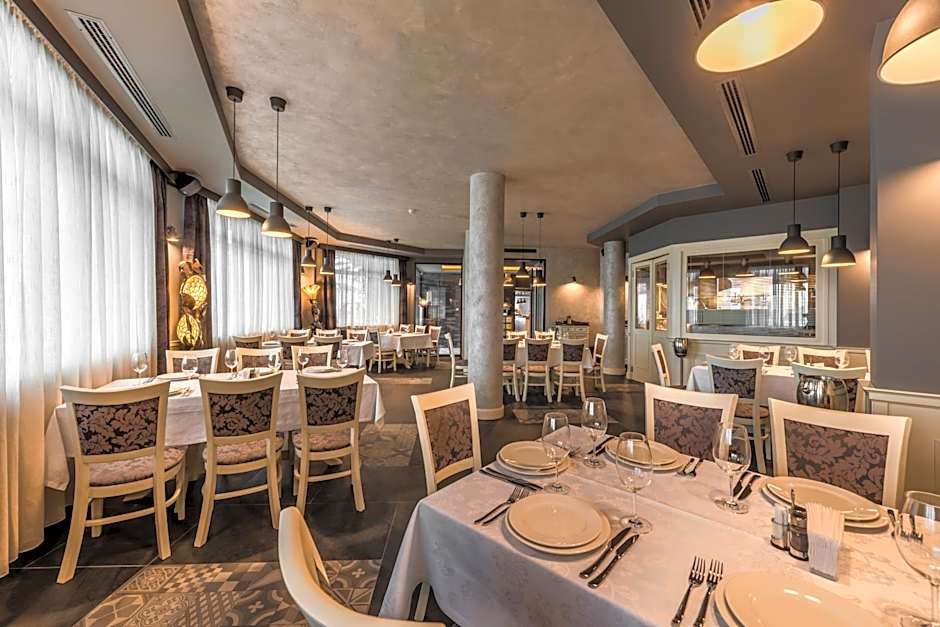 All Seasons Residence Design Hotel - Free parking