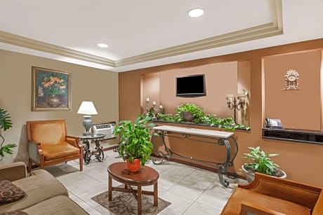 Travelodge Inn & Suites by Wyndham Albany