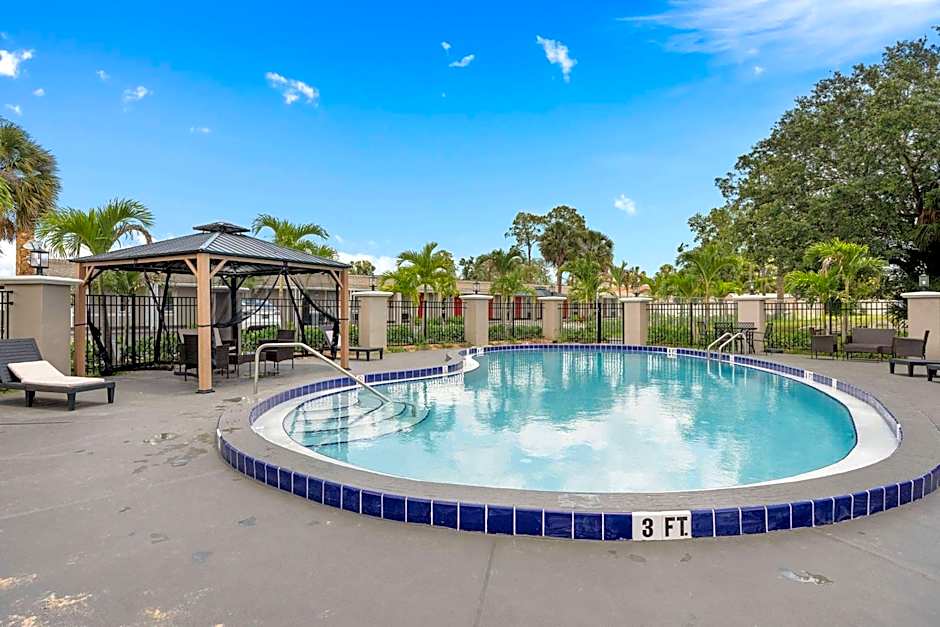 Super 8 by Wyndham Kissimmee-Orlando