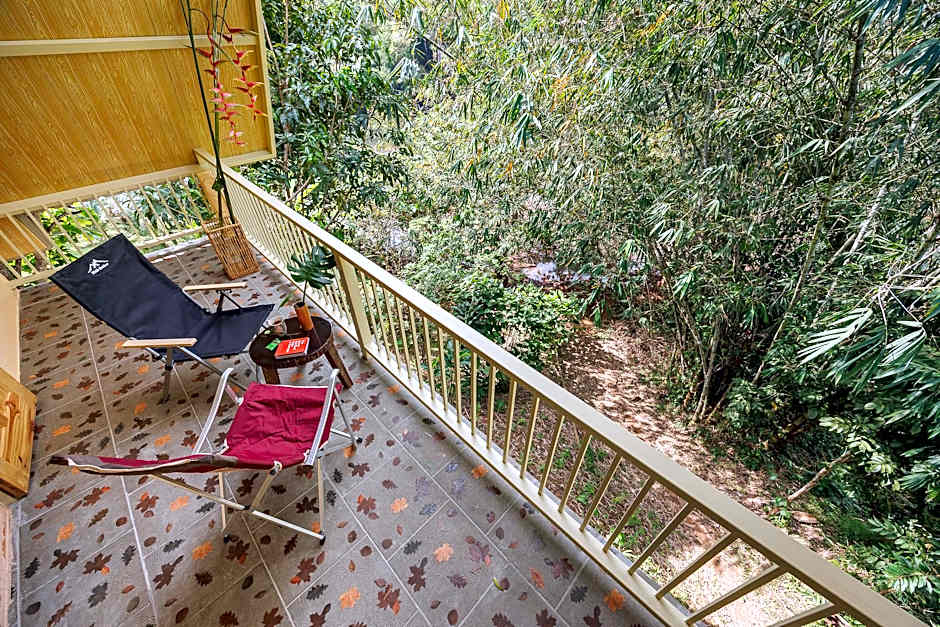 Baandin Chiewlarn Resort