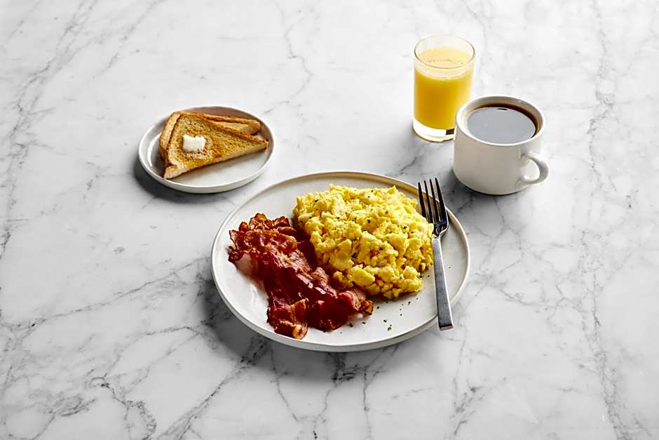 Holiday Inn Express & Suites Locust Grove By IHG