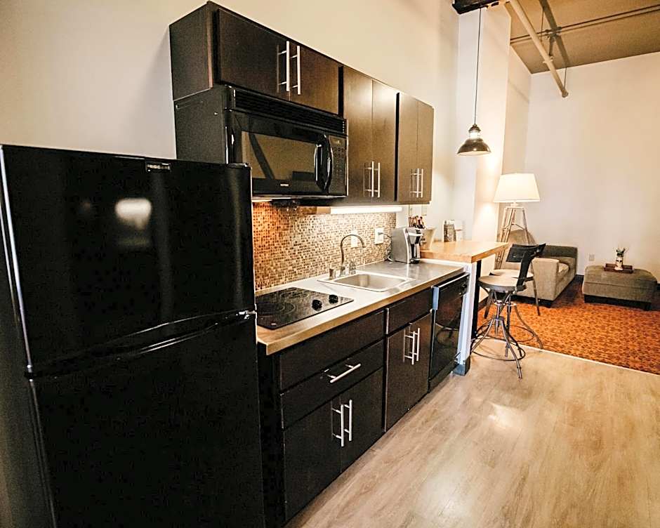 Brewhouse Inn And Suites