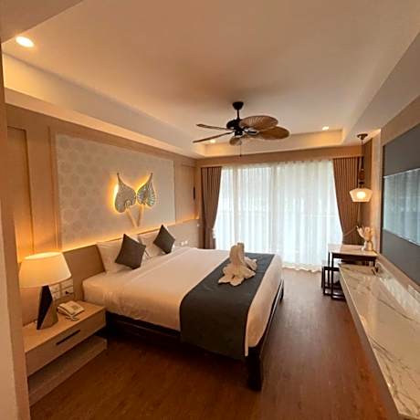 Deluxe Double Room with Bath