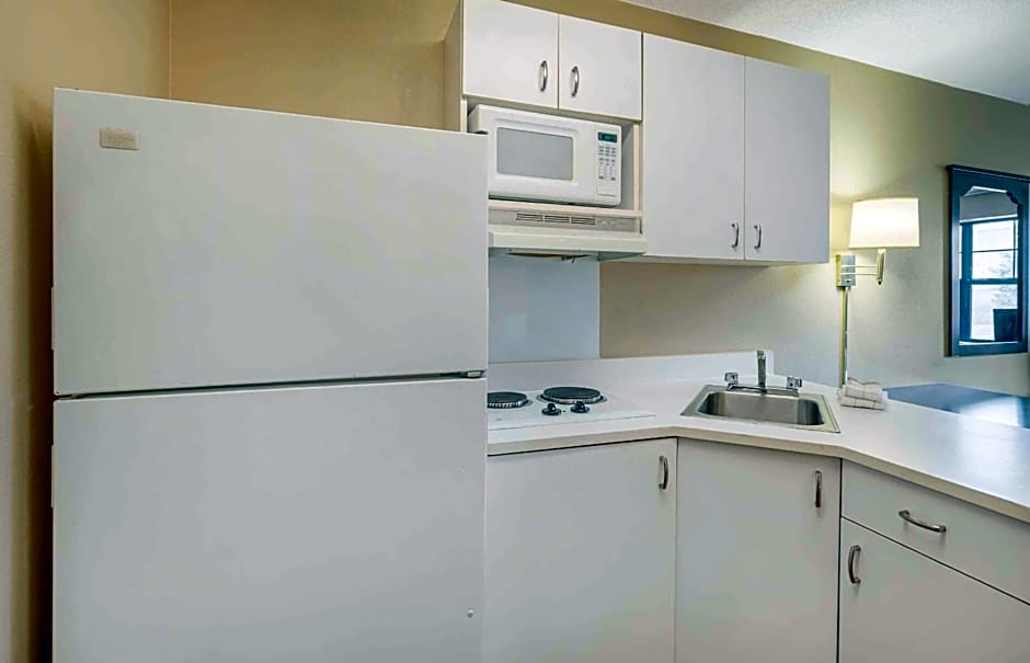 Extended Stay America Suites - Chicago - Woodfield Mall