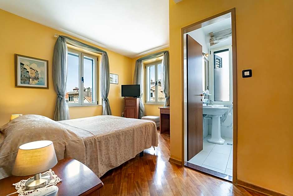 Hotel Peristil