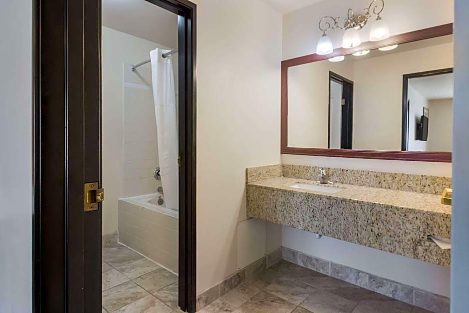 Quality Inn & Suites Airport West Salt Lake City