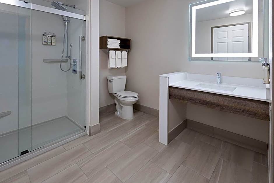 Holiday Inn Express & Suites Leesburg - Historic District by IHG