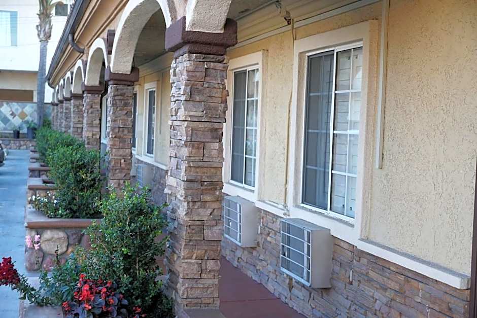 Avenue Motel